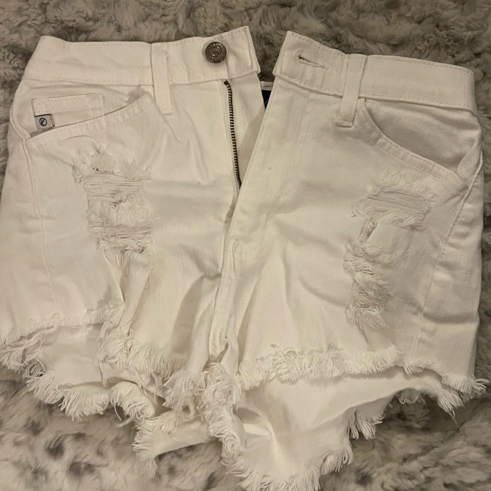 Kan Can White Distressed Women Shorts 27